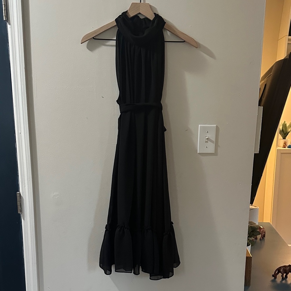 Elegant Black Knee Length Sleeveless Cocktail Dress